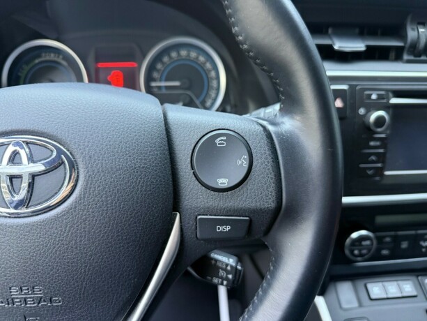 toyota-auris-bensin-2013-big-15