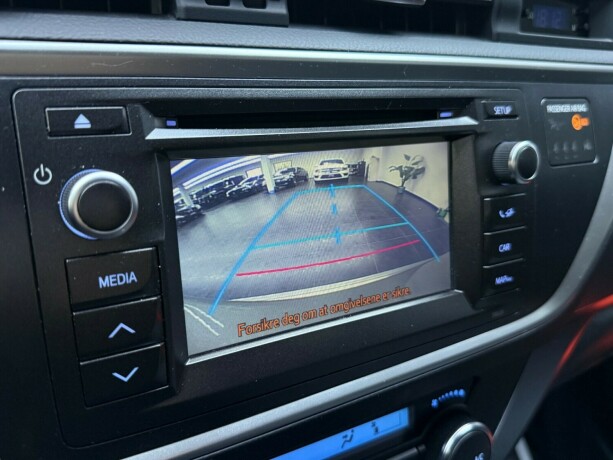 toyota-auris-bensin-2013-big-21