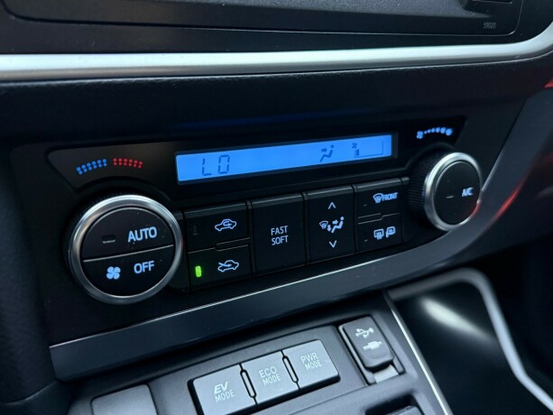 toyota-auris-bensin-2013-big-24