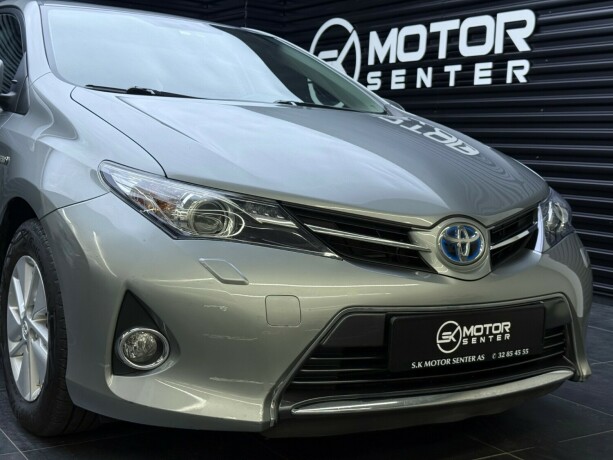 toyota-auris-bensin-2013-big-3