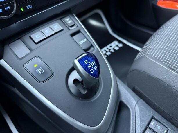 toyota-auris-bensin-2013-big-26
