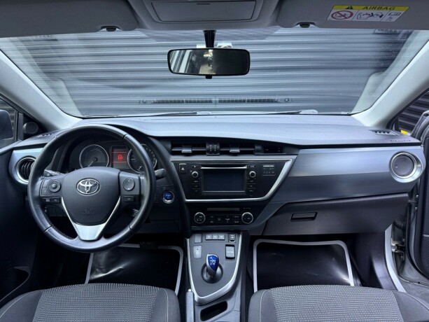 toyota-auris-bensin-2013-big-9
