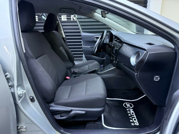 toyota-auris-bensin-2013-big-29