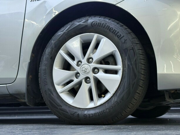 toyota-auris-bensin-2013-big-7