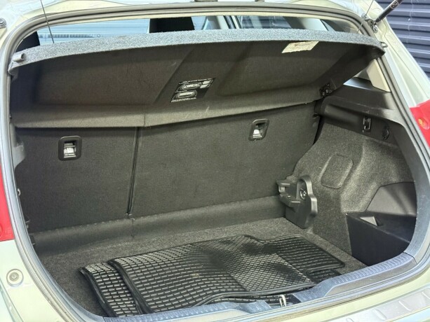 toyota-auris-bensin-2013-big-32