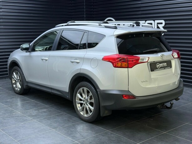 toyota-rav4-diesel-2013-big-1