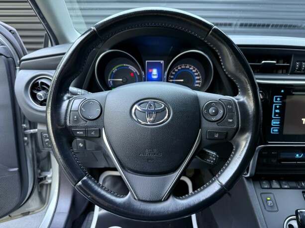 toyota-auris-elektrisitetbensin-2017-big-13