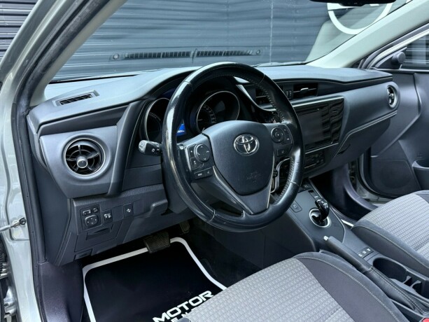 toyota-auris-elektrisitetbensin-2017-big-10