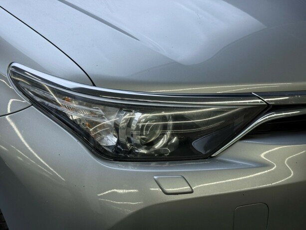 toyota-auris-elektrisitetbensin-2017-big-3