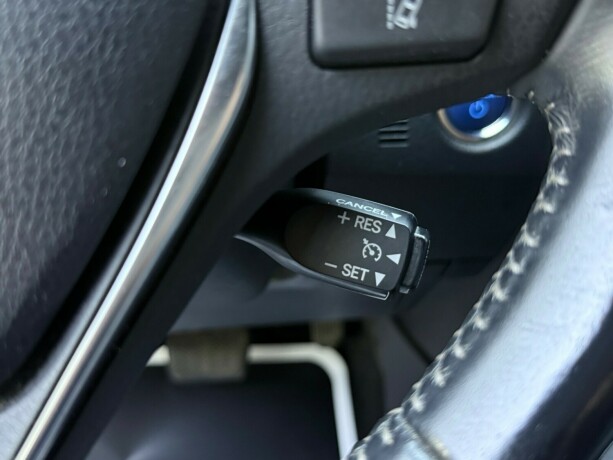 toyota-auris-elektrisitetbensin-2017-big-16