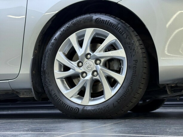 toyota-auris-elektrisitetbensin-2017-big-7