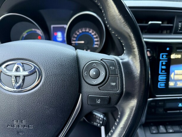 toyota-auris-elektrisitetbensin-2017-big-15
