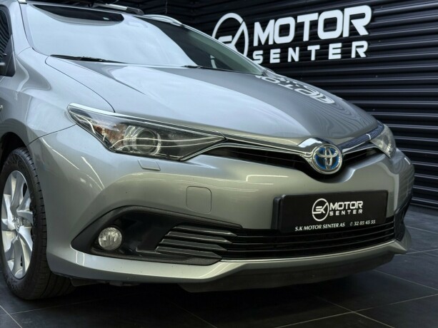 toyota-auris-elektrisitetbensin-2017-big-4