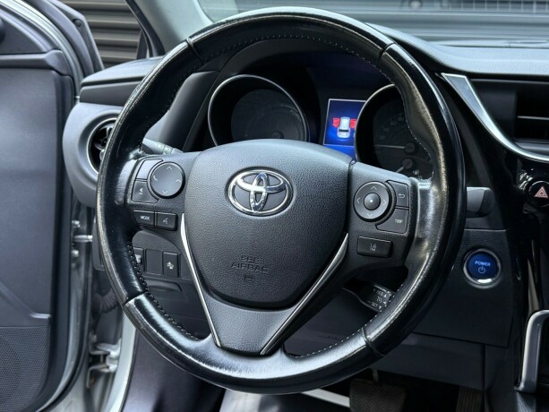 toyota-auris-elektrisitetbensin-2017-big-12