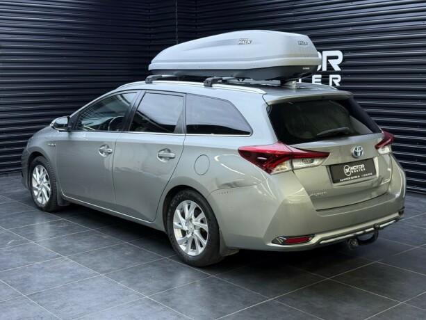 toyota-auris-elektrisitetbensin-2017-big-1