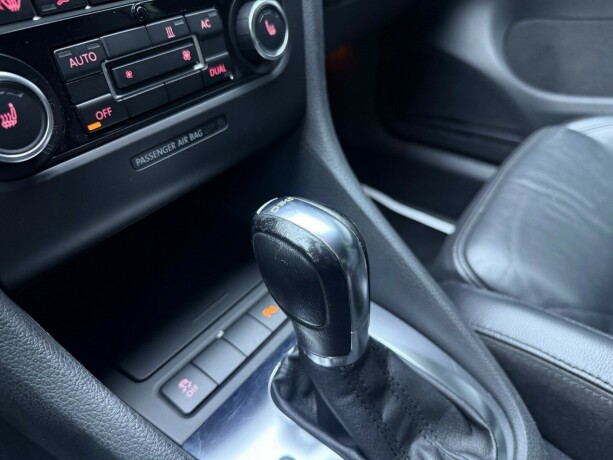 volkswagen-golf-diesel-2012-big-23