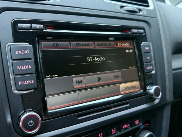 volkswagen-golf-diesel-2012-big-20