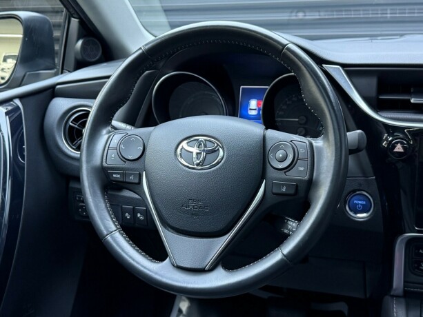 toyota-auris-elektrisitetbensin-2016-big-12