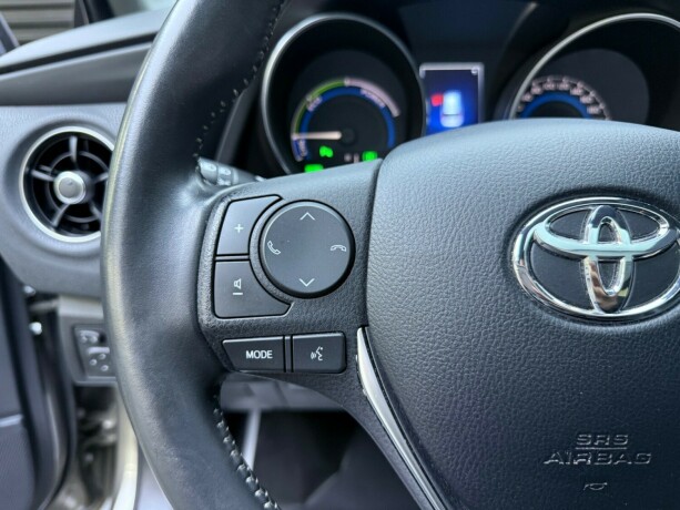 toyota-auris-elektrisitetbensin-2016-big-14