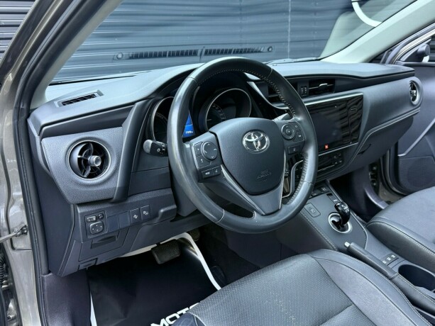 toyota-auris-elektrisitetbensin-2016-big-10