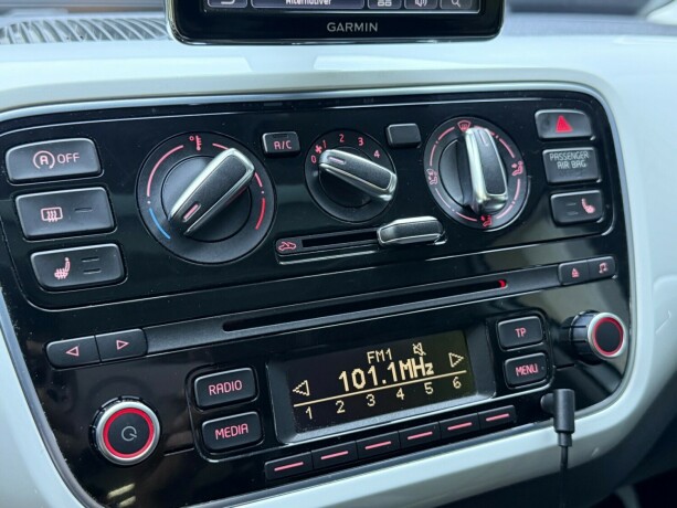 volkswagen-up-bensin-2014-big-20