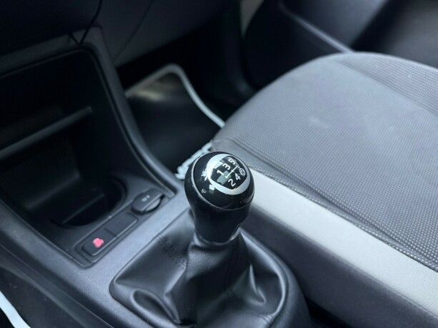 volkswagen-up-bensin-2014-big-21