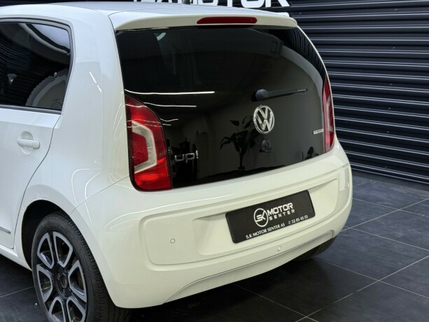 volkswagen-up-bensin-2014-big-5