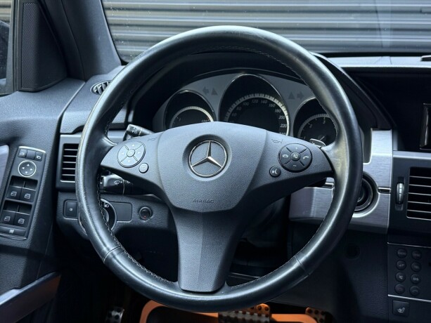 mercedes-benz-glk-diesel-2011-big-12