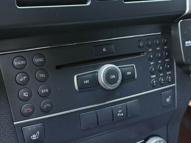mercedes-benz-glk-diesel-2011-big-21