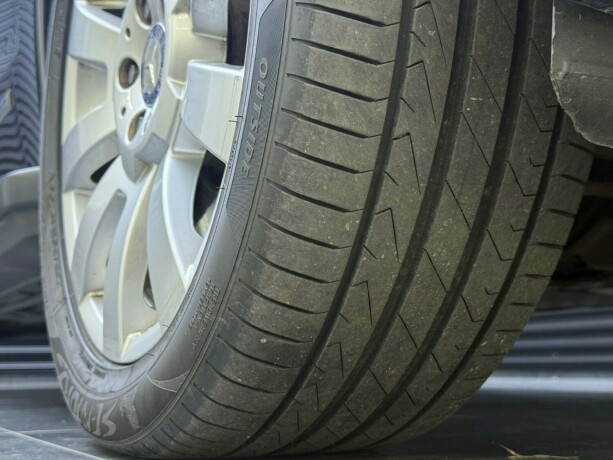 mercedes-benz-glk-diesel-2011-big-8