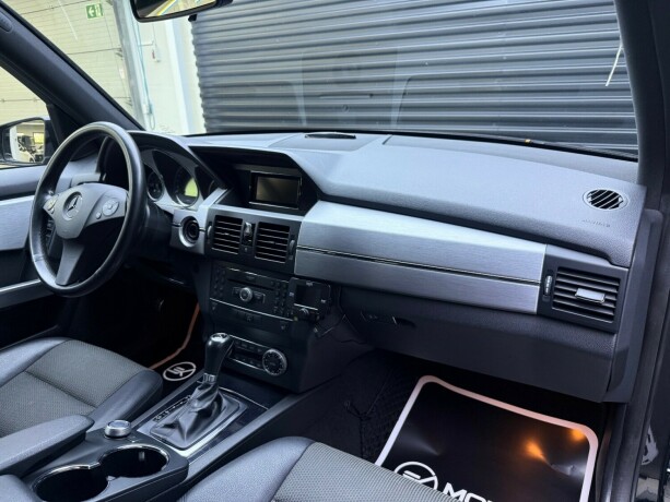 mercedes-benz-glk-diesel-2011-big-11