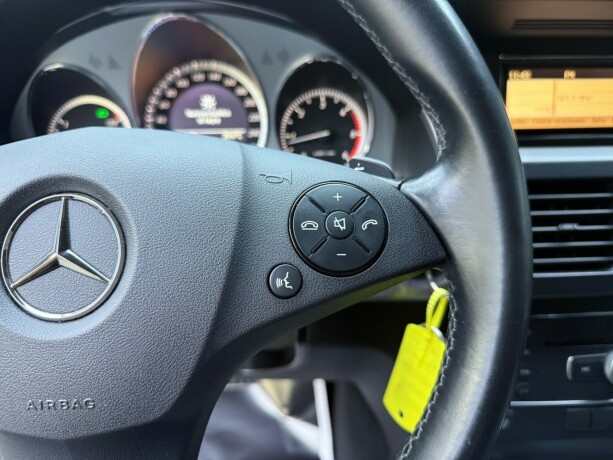 mercedes-benz-glk-diesel-2011-big-15