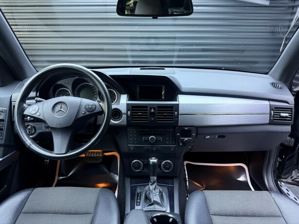 mercedes-benz-glk-diesel-2011-big-9