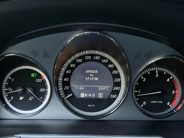 mercedes-benz-glk-diesel-2011-big-17
