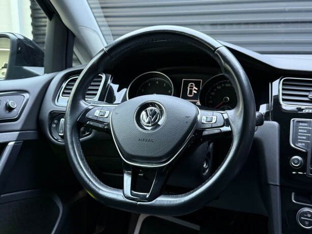 volkswagen-golf-bensin-2015-big-13
