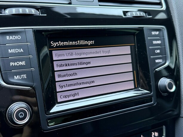 volkswagen-golf-bensin-2015-big-24