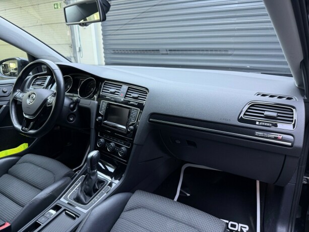 volkswagen-golf-bensin-2015-big-12