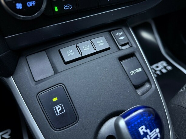 toyota-auris-elektrisitetbensin-2014-big-24