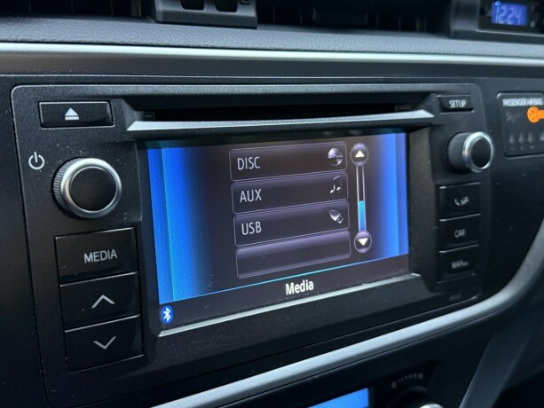 toyota-auris-elektrisitetbensin-2014-big-19