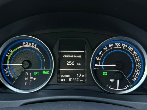 toyota-auris-elektrisitetbensin-2014-big-16