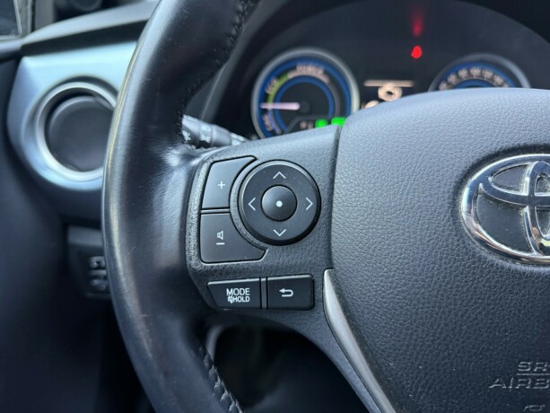 toyota-auris-elektrisitetbensin-2014-big-13