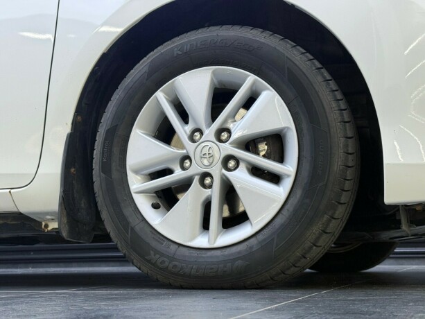 toyota-auris-elektrisitetbensin-2014-big-7
