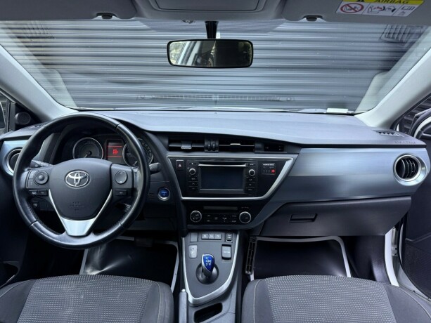 toyota-auris-elektrisitetbensin-2014-big-8