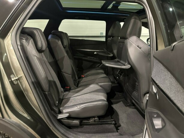 peugeot-5008-bensin-2018-big-11
