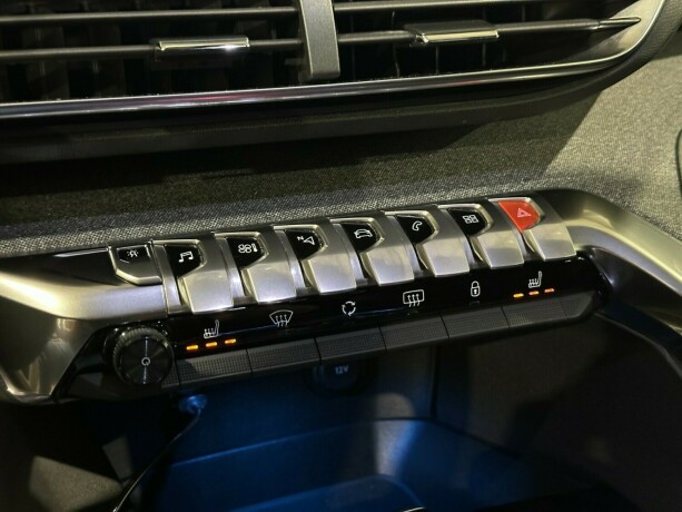 peugeot-5008-bensin-2018-big-24