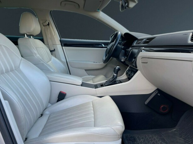 skoda-superb-diesel-2016-big-14
