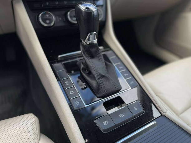 skoda-superb-diesel-2016-big-22