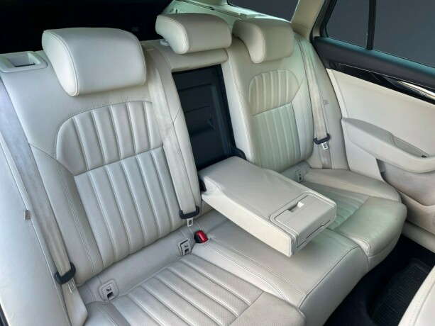 skoda-superb-diesel-2016-big-20