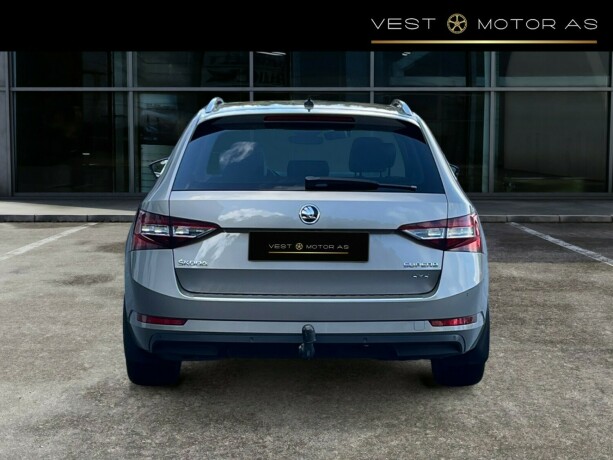 skoda-superb-diesel-2016-big-5