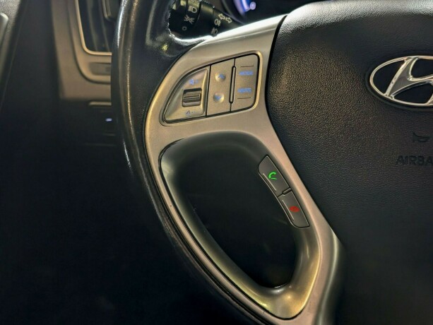 hyundai-ix35-diesel-2011-big-17